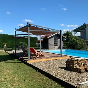  Hébergement de vacances Ferme Equestre Avec Piscine